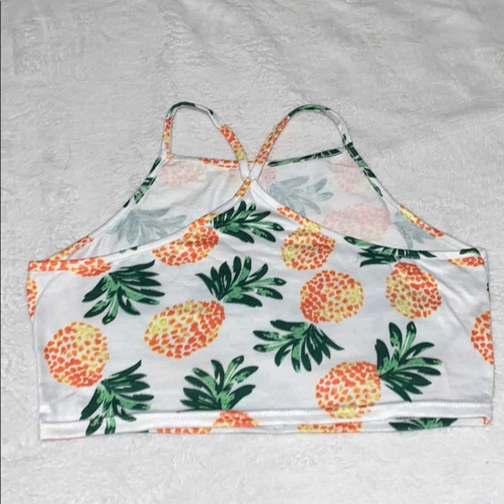Crop top w/pineapples - Picture 2 of 2